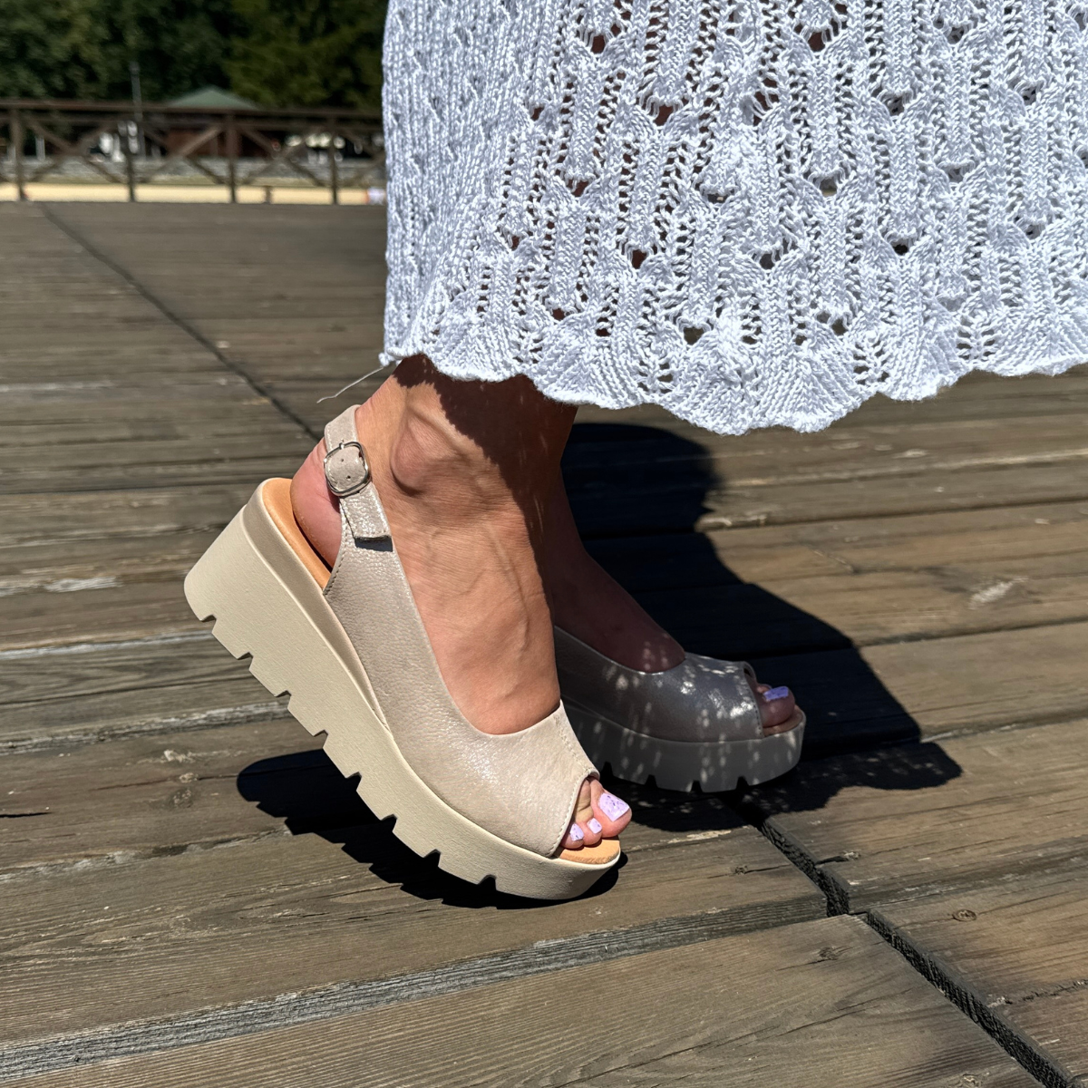  Jakie sandały wybrać do sukienki? 