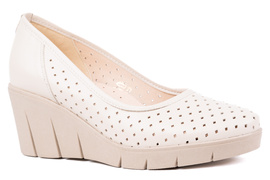 Beżowe półbuty damskie na koturnie Łukbut 24280-3-L-586