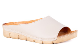 Płaskie klapki  w kolorze beżowym damskie Łukbut 14340-3-L-550