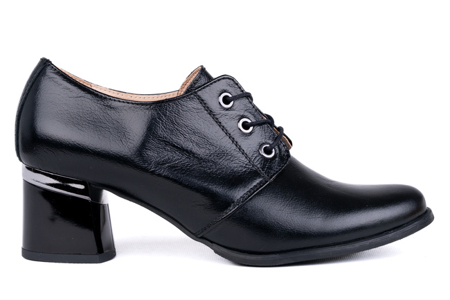 Czółenka na klocku klasyczne czarne Łukbut 21870-3-J-601