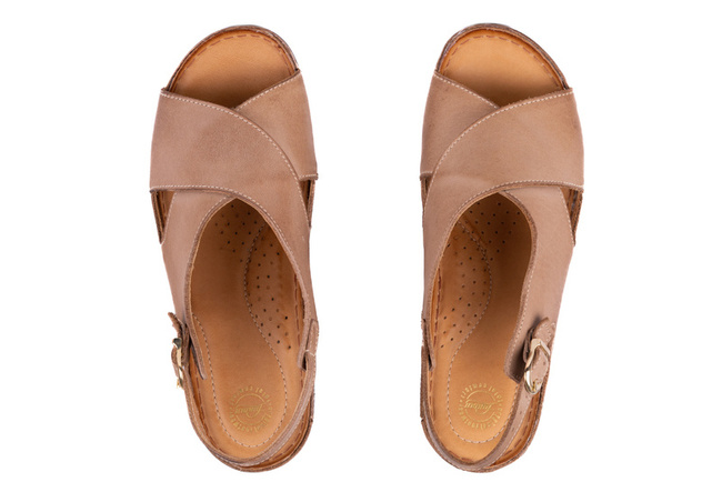 Sandały damskie na koturnie beżowe 16160-3-L-050