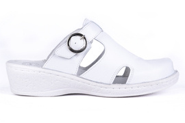 Klapki damskie z zakrytymi palcami, białe Łukbut 666