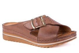 Klapki damskie na koturnie brązowe 16190-3-L-153