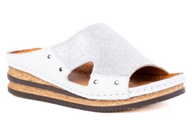 Klapki damskie na koturnach z ćwiekami 22670-3-L-666