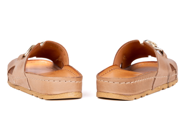 Klapki na lato ze złotym łańcuchem damskie Łukbut 20800-3-L-050