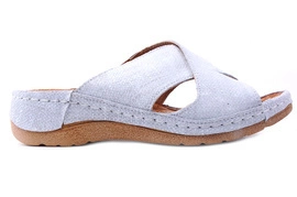 Damskie klapki ,niski koturn ,białe w szarą krateczkę, polski producent obuwia Łukbut 1553