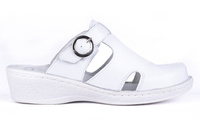 Klapki damskie z zakrytymi palcami, białe Łukbut 666