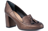 Czółenka na słupku z frędzelkami Łukbut 23700-3-J-644 